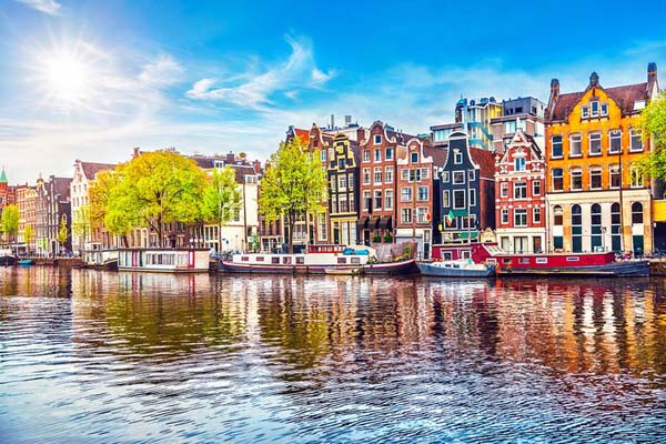 کانال‌های آبی آمستردام؛ از جاهای دیدنی هلند