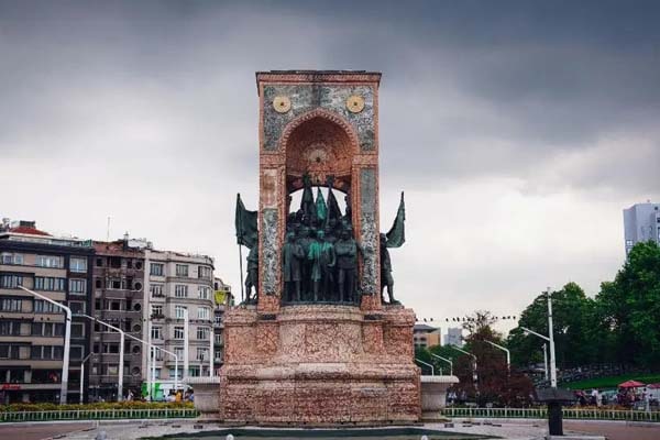میدان تکسیم؛ میدان دیدنی استانبول