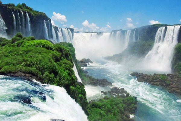آبشار ایگواسو؛ دیدنی مشترک بین برزیل و آرژانتین