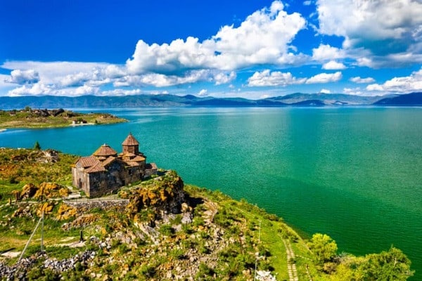 دریاچه سوان؛ دریاچه زیبای ارمنستان