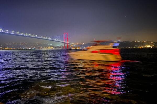 سفر دریایی شام در بسفر؛ دیدنی های استانبول در شب