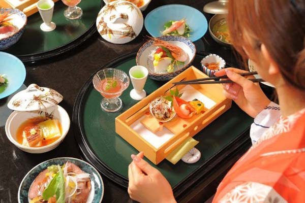 ظروف غذاهای ژاپنی 