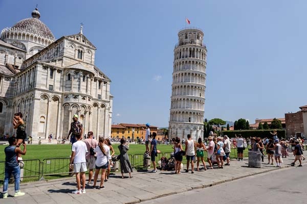 برج کج پیزا؛ از جاهای دیدنی ایتالیا 