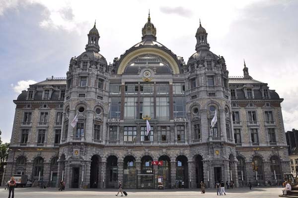 ایستگاه راه‌آهن مرکزی آنتورپ؛ از بناهای زیبا در بلژیک