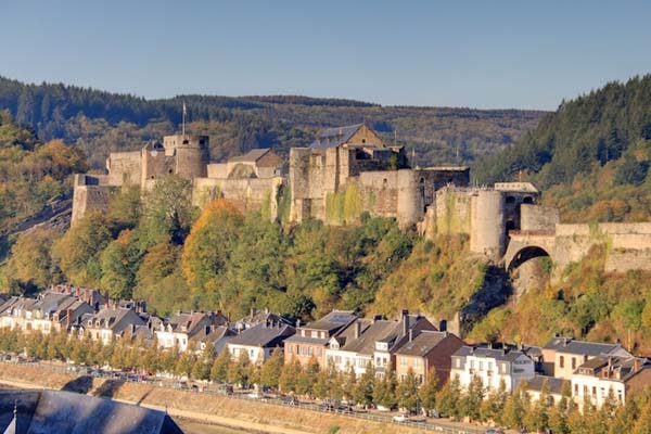 قلعه بویلون؛ از جاذبه‌های گردشگری بلژیک