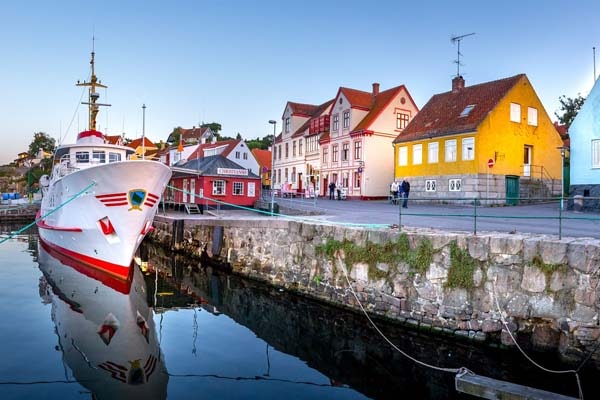 Gudhjem؛ شهری آرام و دیدنی در دانمارک