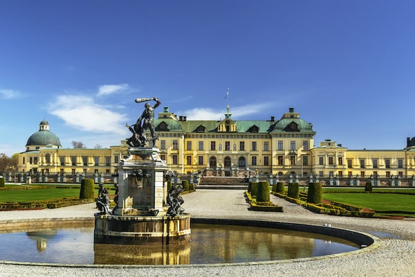 کاخ دروتنینگهولم سوئد