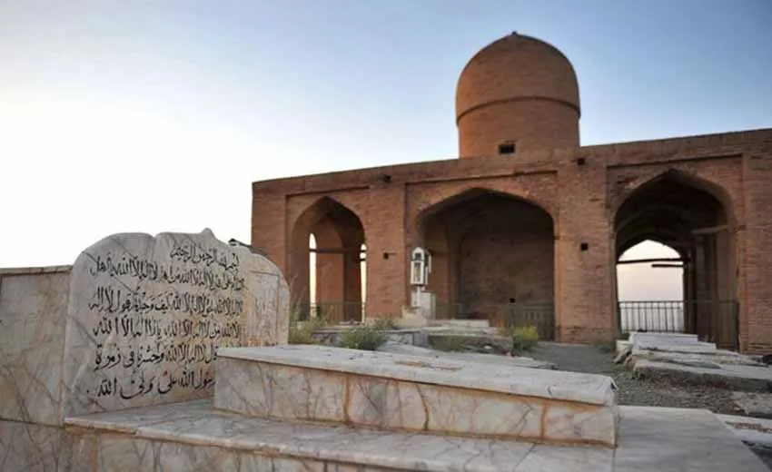 آرامگاه شیخ حافظ ابردهی شاندیز