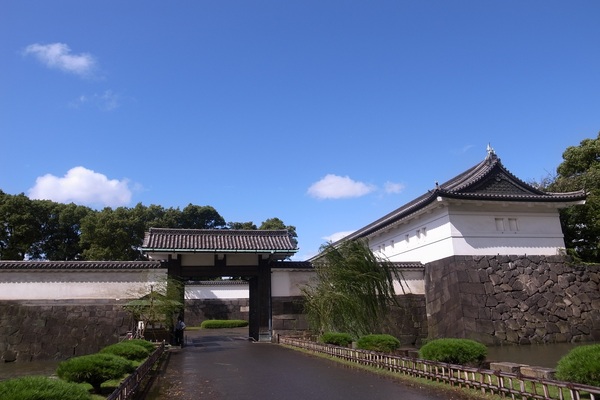 دروازه اوتمن کاخ امپراطوری ژاپن