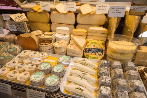 پنیر فرانسوی سوغاتی معروف کشور ایفل
