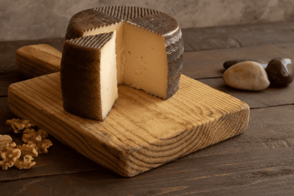 پنیر اسپانیایی؛ یکی از متفاوت ترین پنیرهایی که میتوانید بچشید