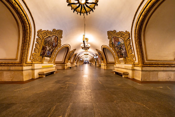 ایستگاه کیفسکا: نگینی درخشان در مترو مسکو و جهان