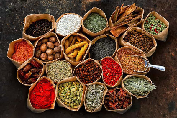 ادویه‌ها و چاشنی‌های تایلندی