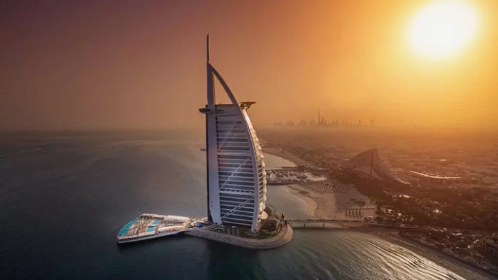 آیا سفر به دبی ویزا میخواهد؟