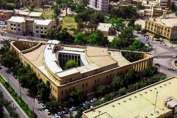 دانشگاه سه‌گوش اهواز (دانشکده ادبیات)