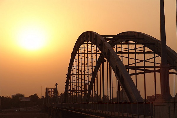 نمایی از پل سفید اهواز