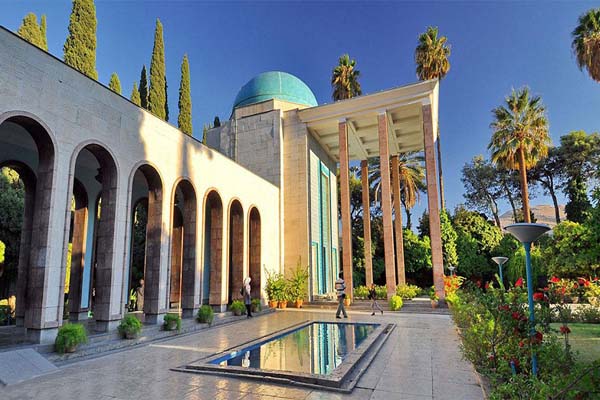 معماری آرامگاه سعدی
