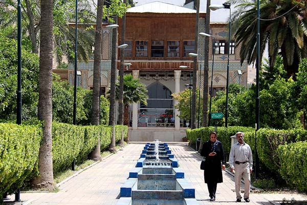 نمایی از باغ دلگشا در شهر زیبای شیراز