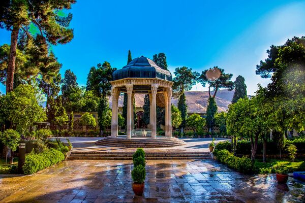 نمایی از حافظیه شیراز